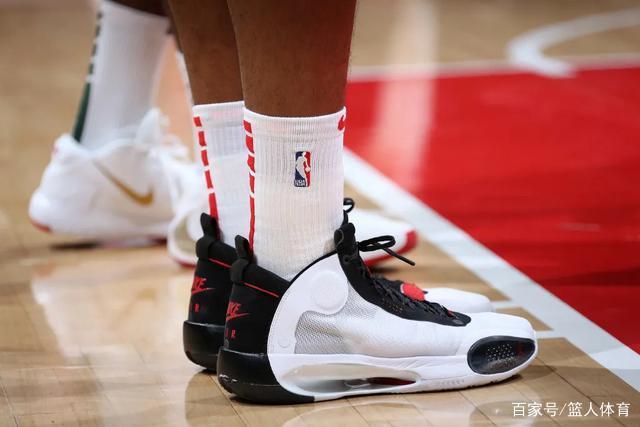 精选足篮专家：全网第1！六哥21连红还中足彩26万